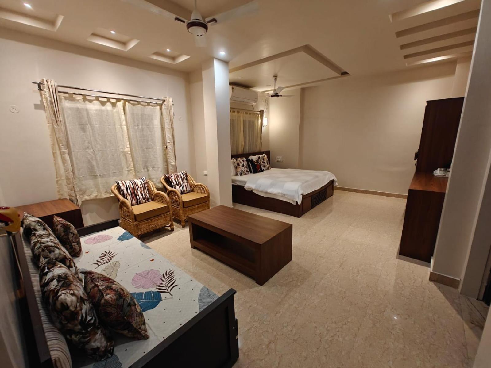 Shangrila Homestay Jorhāt Buitenkant foto